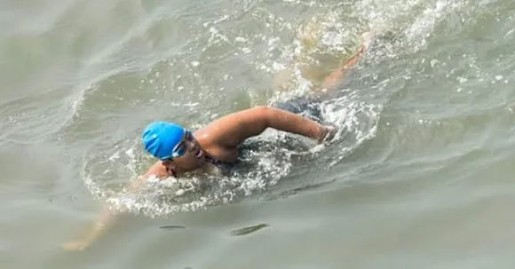 Autistic girl creates a world record as she swam 36 km from Bandra Worli Sea Link to Gateway of India