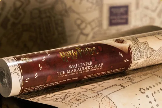 Hola Potter Heads! We're giving you a list of online stores for Harry Potter products!