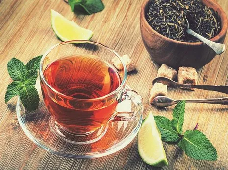 Tea lovers get brewing! Here are 4 soothing tea recipes for you to sip on!