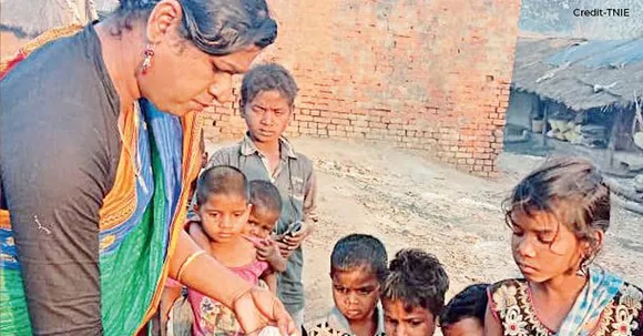 Transgender social activist takes on herself to provide ration and cremate COVID-19 infected bodies in Odisha