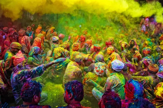Do me a favour, let's play Holi! Check out these Holi Celebration Parties in your city!