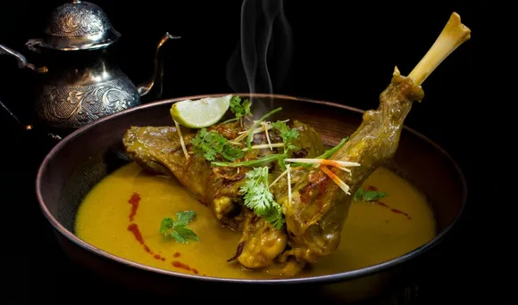 Order from Parat in Delhi NCR, and satiate your tastebuds with a home-like meal!