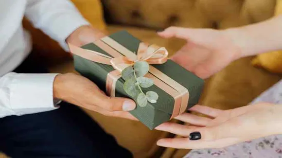 Personalized gift ideas you must try to compliment your loved one!