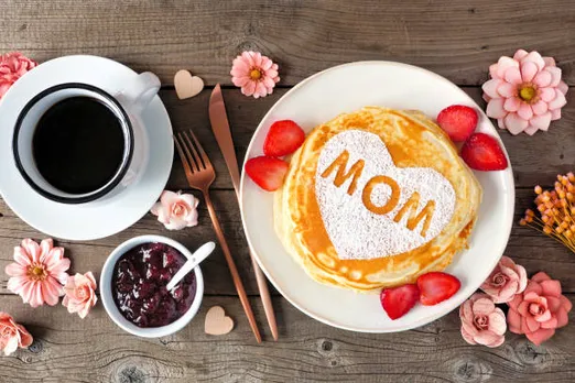 Check out these Mother's Day meals in Mumbai and make it yumm for your mum!