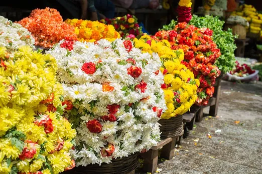 Bloom with joy at Asia's largest flower market in Kolkata