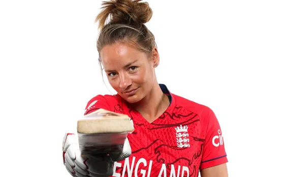 'Run out at non striker end ko Mankad bolegi to aisa hi hoga na'- Fans react as England star Danielle Wyatt goes unsold in Women's T20 League
