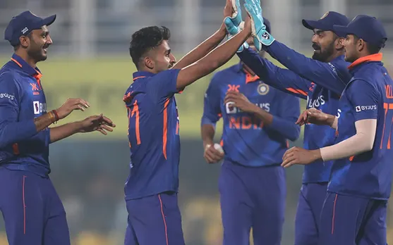 'Ab iss team ko mt badal dena'- Fans react as India secure thumping victory over Sri Lanka in the 1st ODI