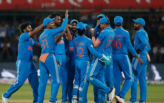 'Aussies World Cup kel liye johar bacha rahi he' - Fans react as India thrash Australia by 99 runs in 2nd ODI, clinch series 2-0