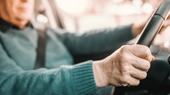 New Study Links Spatial Orientation Decline to Driving Challenges in Older Adults