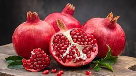 Benefits of pomegranate for weight loss and glowing skin | HealthShots