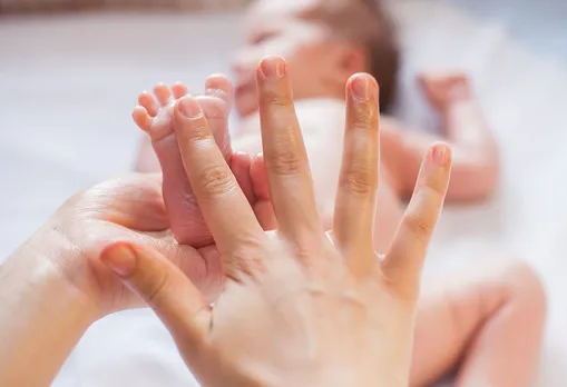 Mustard Oil for Massaging Baby - Health Benefits & Risks