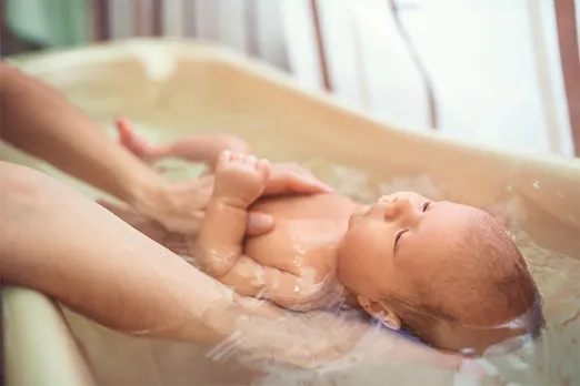 What Is The Safe And Right Temperature For Baby Bath?