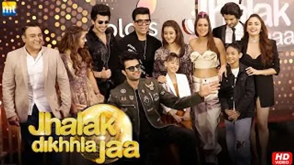 Karan Johar Joins Nora Fatehi & Jhalak Dikhhla Jaa 10 Contestants At The Red Carpet