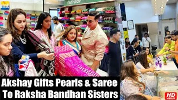 After Loosing LUDO Game with sisters Akshay Kumar gifts Pearls & Bandhani saree at the shop