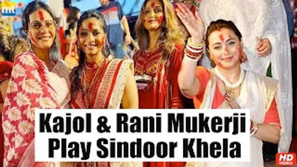 Bengali Beauties Kajol, Rani Mukerji & Tanisha Mukherjee celebrate Sindoor Khela at Dussehra