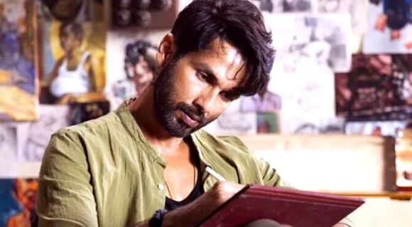Farzi Review - Shahid Kapoor's Anti-Con Performance Rules Raj & DK's Trademark Thriller