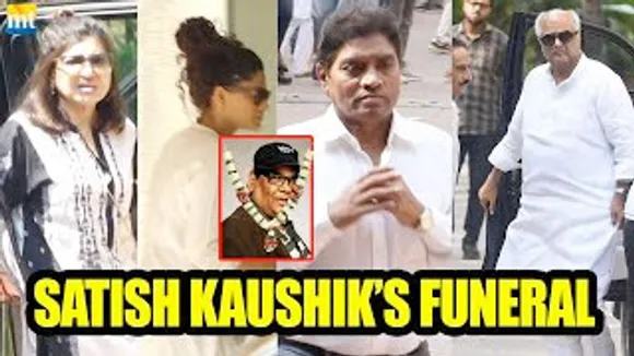 Johnny Lever, Saiyami Kher, Boney Kapoor, Alka Yagnik at Satish Kaushik's house for his last rites