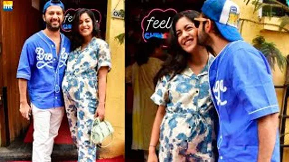 Cutest Upcoming Mommy Ishita Dutta & Daddy Vatsal Sheth As they Roll Out Of Restaurant Post Lunch Date