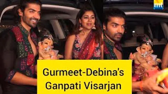 Gurmeet Choudhary With His Wife Debina Bonnerjee Does Home Ganpati Bappa Visarjan