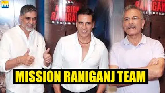 Akshay Kumar with Mission Raniganj's Team At Pooja Entertainment's Office