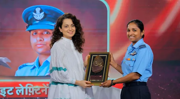 Kangana Ranaut Meets First & Only Woman Rafale Fighter Pilot Flight Lieutenant Shivangi Singh for Tejas