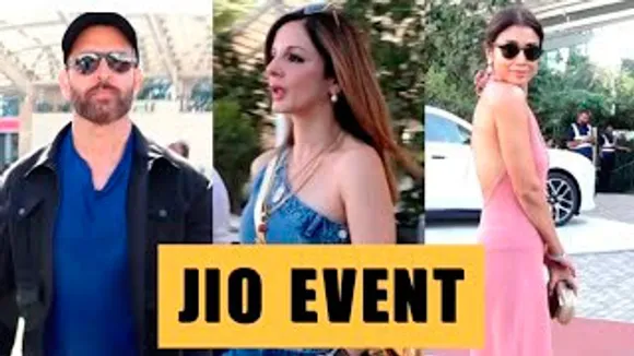 Hrithik Roshan with Ex-wife Sussanne Khan, Shriya Saran, Sagarika Ghatke At The Jio Event