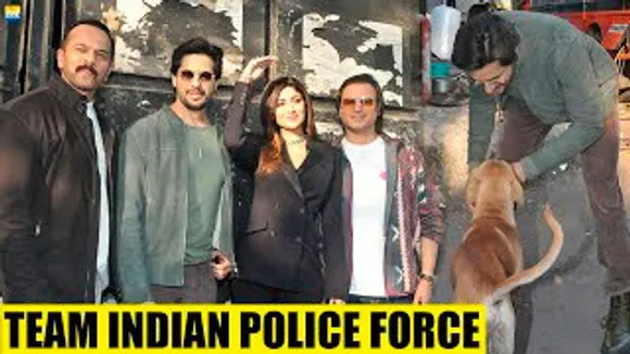 Sidharth Malhotra Plays with Street Dog, Rohit Shetty, Shilpa Shetty & Vivek Oberoi At Indian Police Force Promotions