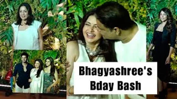 Birthday Girl Bhagyashree Gets a Kiss From Her Husband Along With Avantika Dassani & Abhimany Dassani, Neena Gupta, Shama Sikander & Celebs Attend The Bash