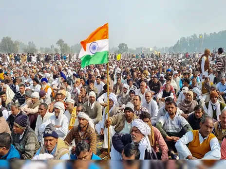 आंदोलन दिवस 2:  विरोध मार्च फिर से शुरू, दिल्ली की सीमाओं पर भारी सुरक्षा