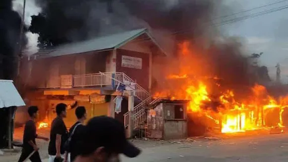 मणिपुर के दफ्तरों में भीड़ के हमले में 2 की मौत