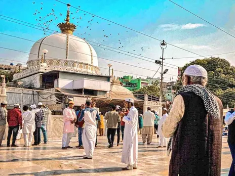 जैन भिक्षुओं, विहिप नेताओ का अजमेर मस्जिद का दौरा, दावा कि वहां मंदिर था