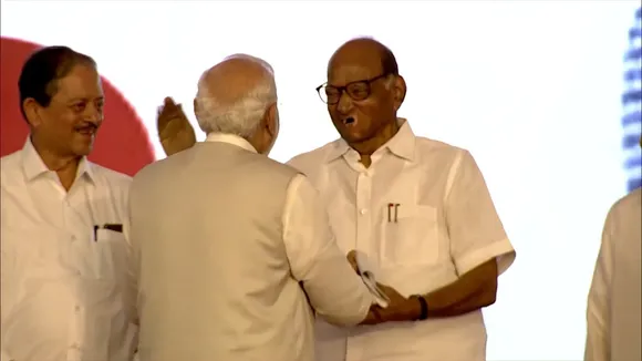 PM Modi shares stage with Sharad Pawar at Lokmanya Tilak National Award ceremony in Pune