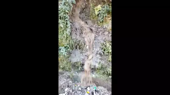 Water supply pipeline burst in Joshimath, causes scare among residents