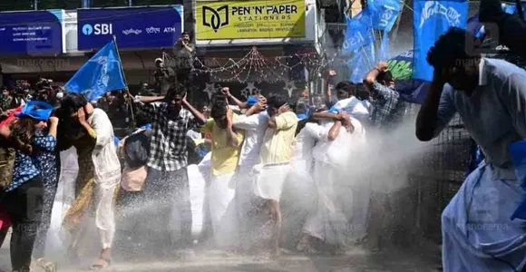 Congress march to DGP office in Kerala turns violent, cops use water cannons