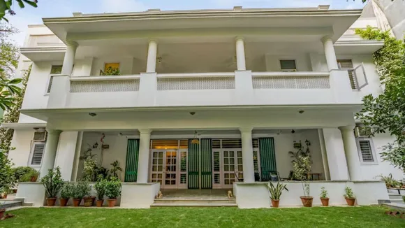 bungalow in Delhi 