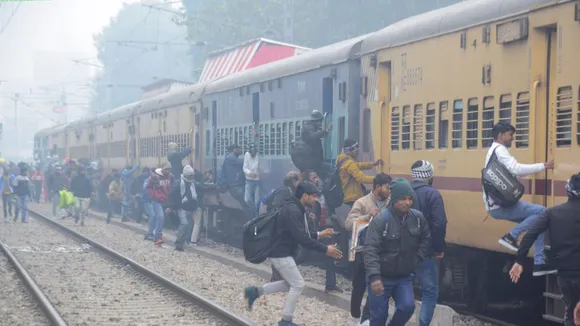 Delhi Fog Train Delay
