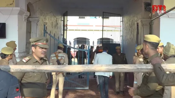Milkipur vote counting center