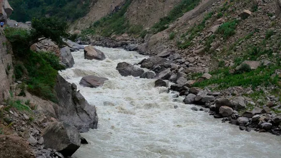 Uttarakhand: Pindar river in spate following heavy rains, threatens to flood Tharali town