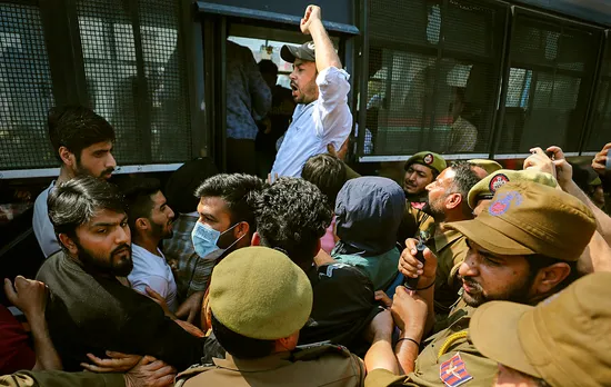 JKSSB: Job seekers protesting against Jammu Board detained