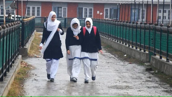Cold wave hits Kashmir, Srinagar records 0.9 deg C