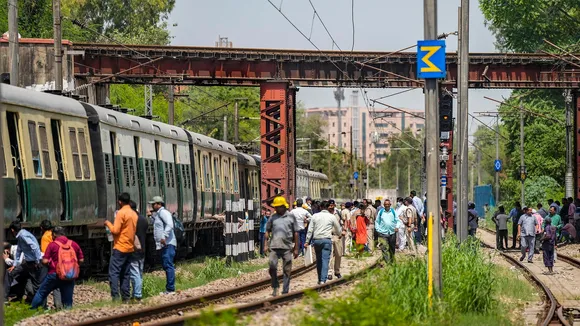 Delhi-bound EMU train derails near Pragati Maidan