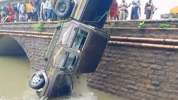2 minors among 4 killed as goods vehicle falls into river in Chhattisgarh