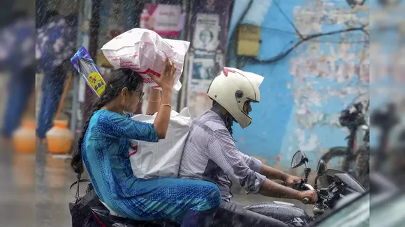 Heavy rains lash Tamil Nadu, holiday for schools in many districts