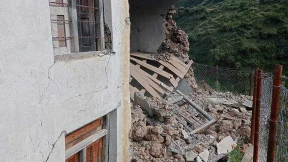 4 earthquakes hits Nepal in an hour; tremors felt in north India