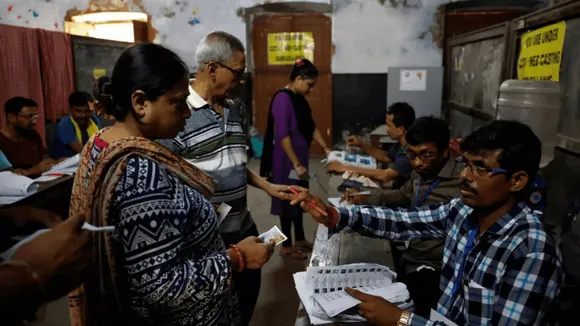West Bengal registers 73% voter turnout in 7 LS seats till 5 pm