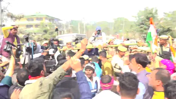 Rahul's Nyay Yatra stopped from entering Guwahati; Congress workers break barricades
