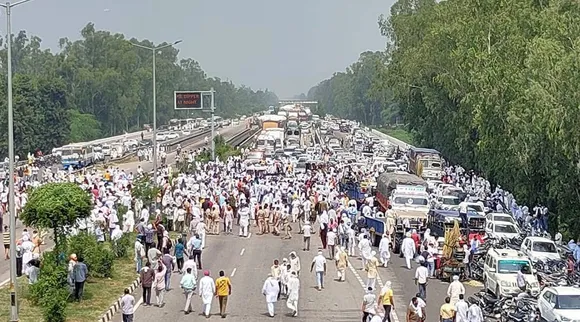 Haryana farmers hold mahapanchayat, disrupt traffic on Delhi-Chandigarh highway