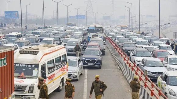 Delhi Police sets up check points across city on Holi to catch traffic violators