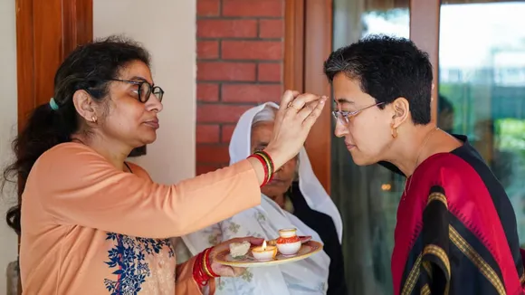 Before presenting Delhi budget, Atishi seeks blessings of Sisodia's mother, wife