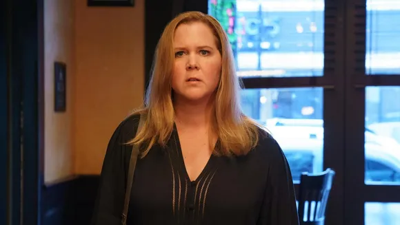 Amy Schumer to star in and produce comedy 'Kinda Pregnant' for Netflix